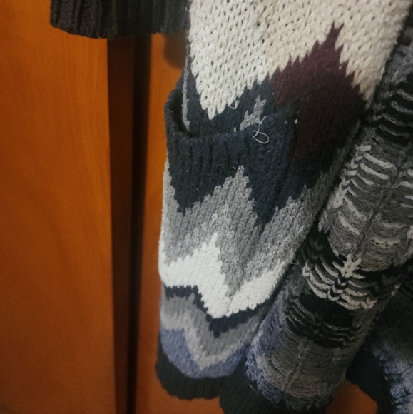 American Eagle Knitted Cardigan - Picture 5 of 6